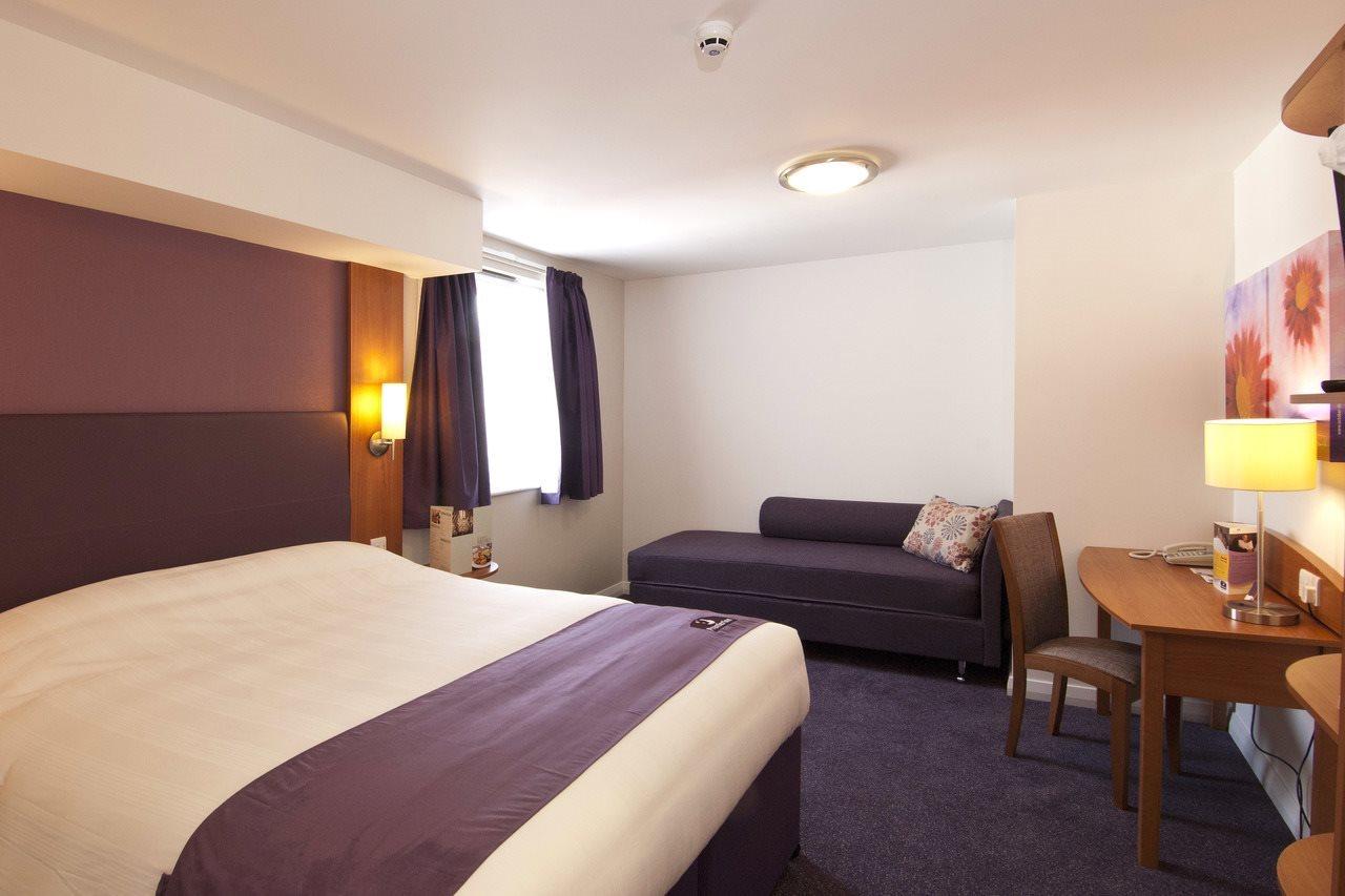 Premier Inn Exeter Central St. Davids Exterior photo