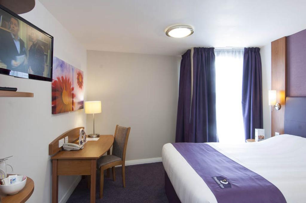 Premier Inn Exeter Central St. Davids Room photo