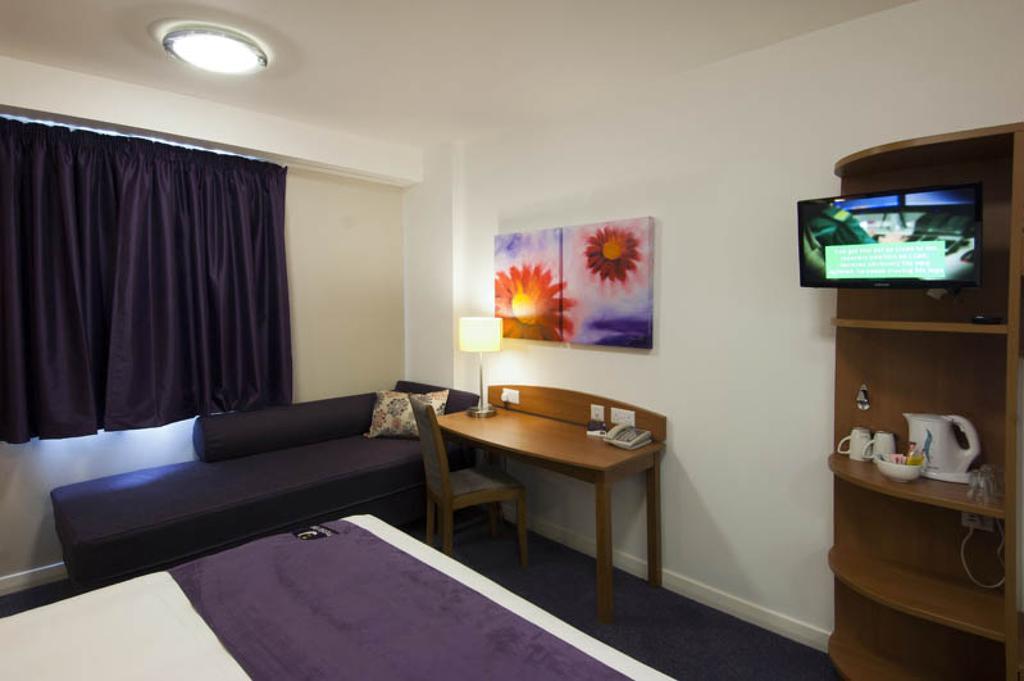 Premier Inn Exeter Central St. Davids Exterior photo