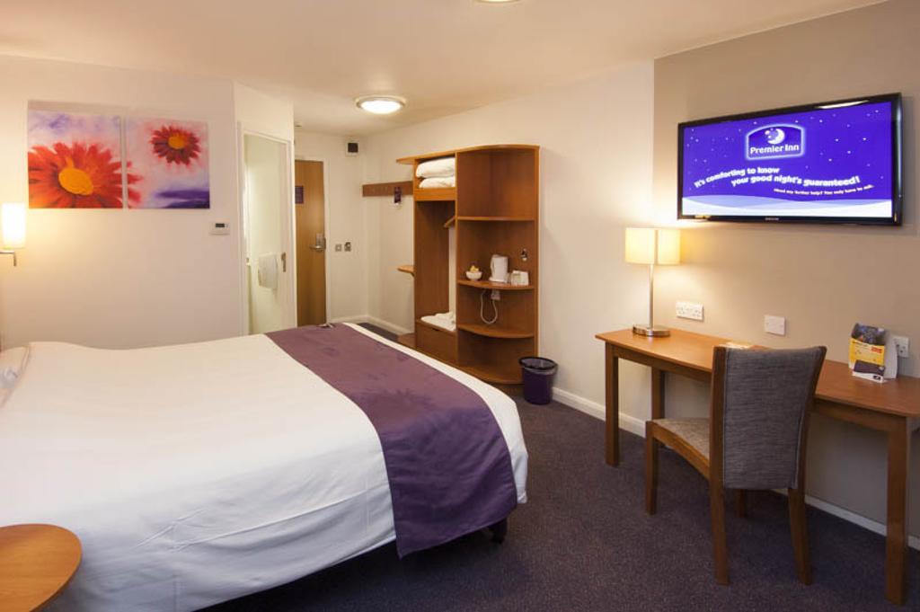 Premier Inn Exeter Central St. Davids Exterior photo