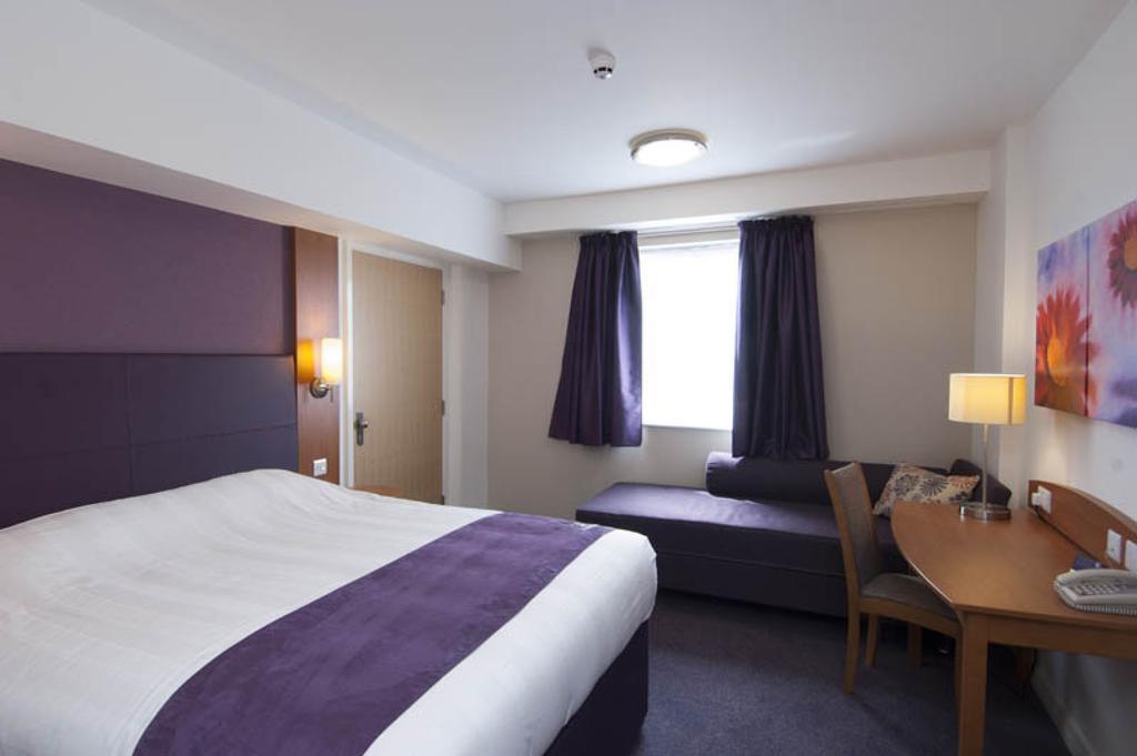 Premier Inn Exeter Central St. Davids Room photo